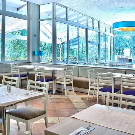 Готель Ralitsa Aquaclub 4*