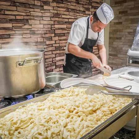 Ralitsa Aquaclub Hotel 4*